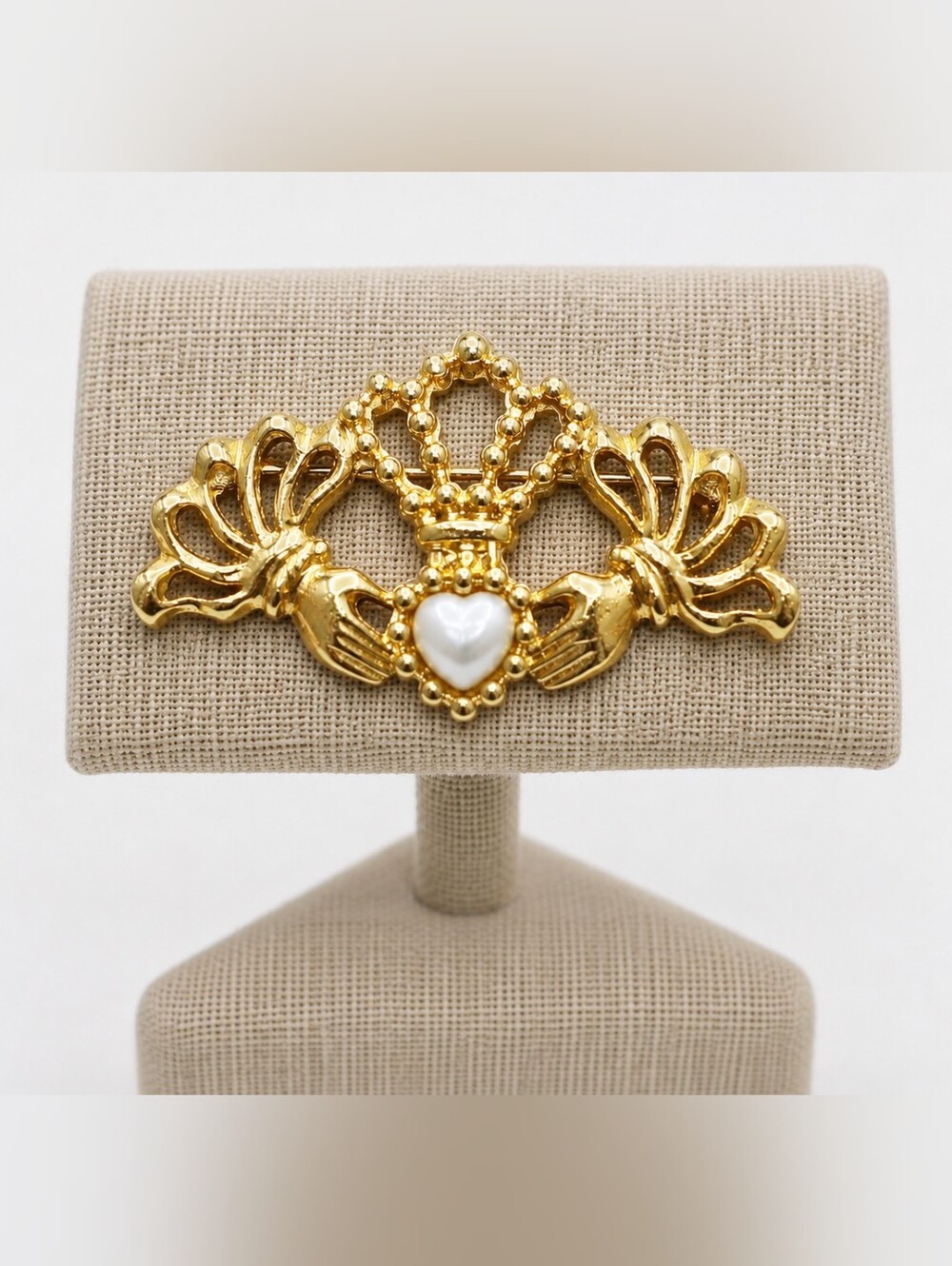 Avon Gold Tone Claddagh Crown Heart Brooch Pin 2" x 1" Irish Love Friendship